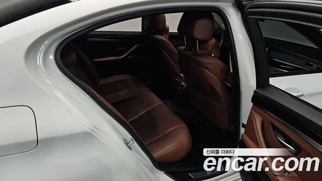 BMW 5 серии 2016 thumb 11