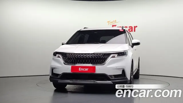 Kia Carnival 2023 thumb 4