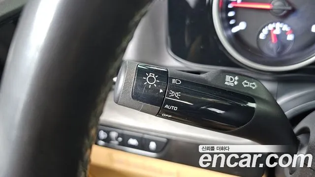 Kia Carnival 2023 thumb 10
