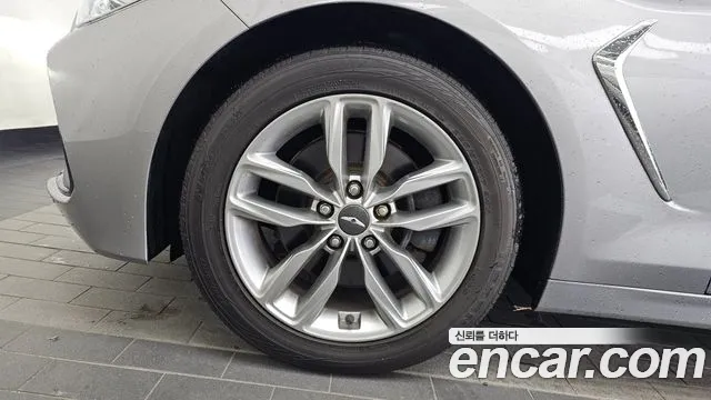 Genesis G70 2019 thumb 5