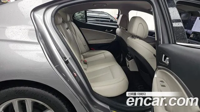 Genesis G70 2019 thumb 12
