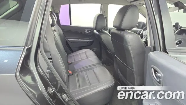 Renault QM5 2015 thumb 10