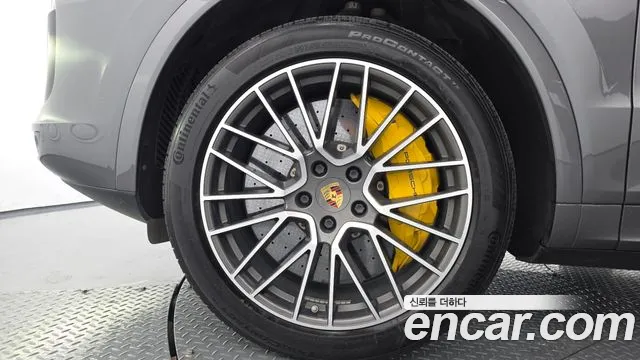 Porsche Cayenne 2020 thumb 8