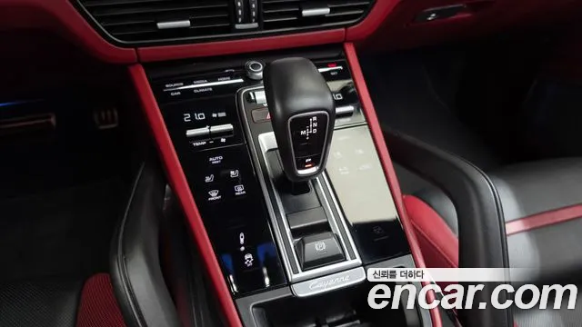 Porsche Cayenne 2020 thumb 12