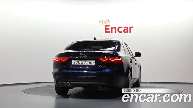 Jaguar XF 2017 thumb 2