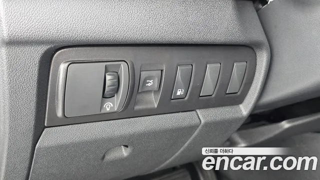 Renault Fluence 2013 thumb 8