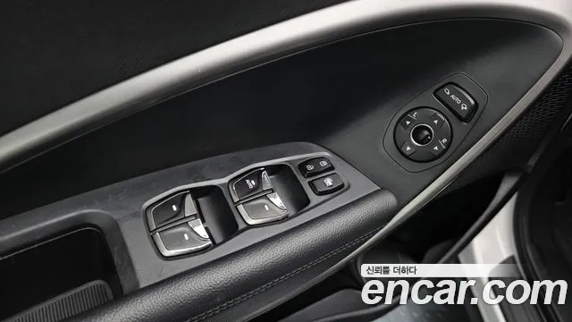Hyundai Santa Fe 2016 thumb 7