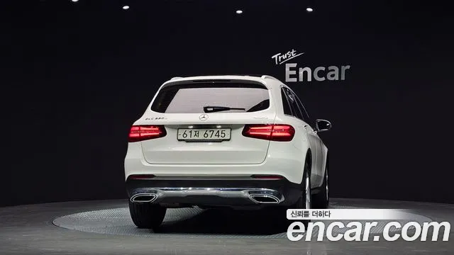Mercedes-Benz GLC 2018 thumb 12