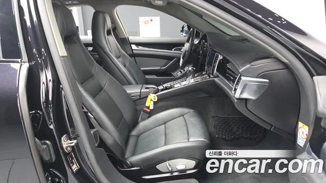 Porsche Panamera 2016 thumb 5