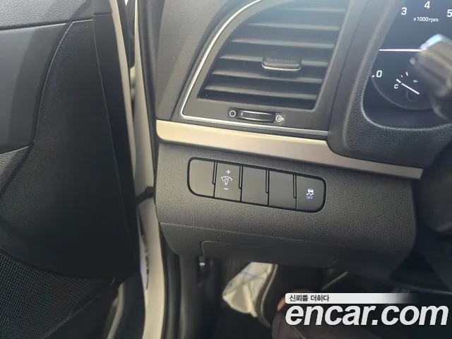Hyundai Avante 2018 thumb 2