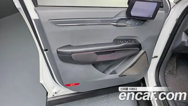 Kia EV9 2023 thumb 10