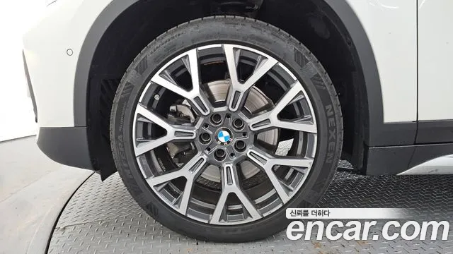BMW X1 2022 thumb 4