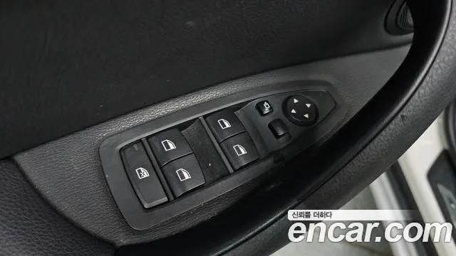 BMW X1 2022 thumb 6
