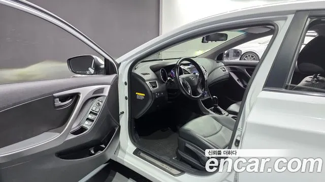 Hyundai Avante 2014 thumb 10