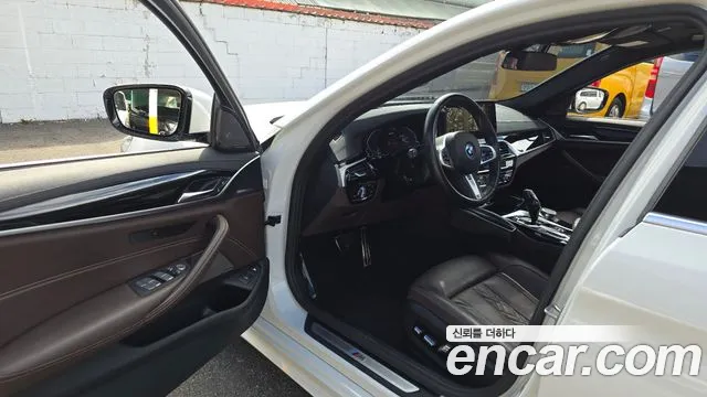 BMW 5 серии 2023 thumb 10