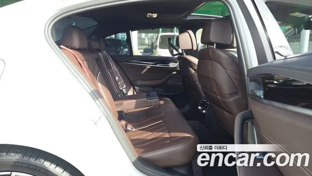 BMW 5 серии 2023 thumb 7