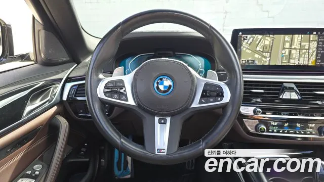 BMW 5 серии 2023 thumb 2