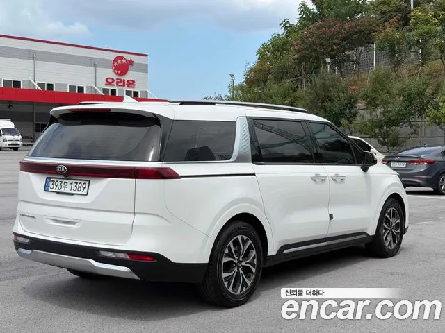 Kia Carnival 2021 thumb 2