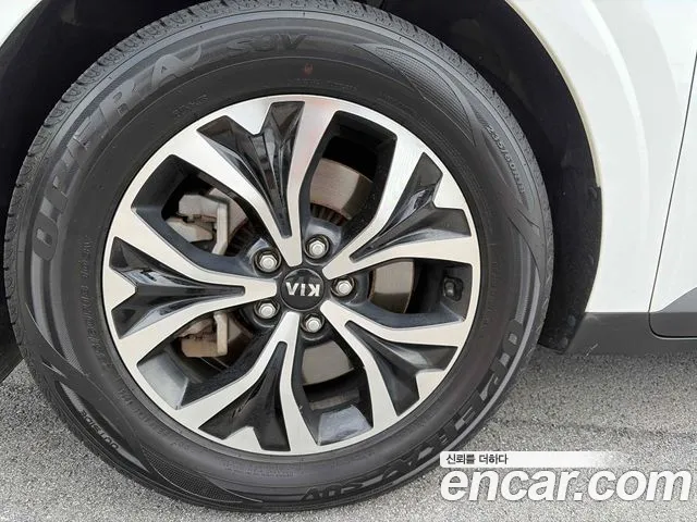 Kia Carnival 2021 thumb 5