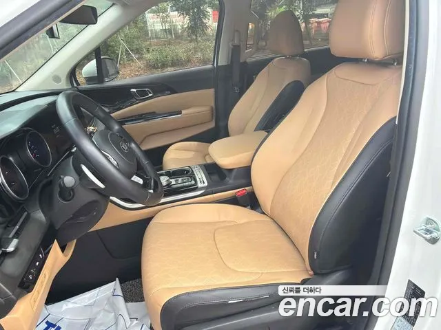 Kia Carnival 2021 thumb 10
