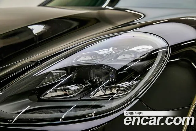 Porsche Panamera 2021 thumb 10