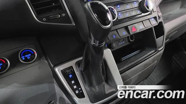 Hyundai Staria 2018 thumb 3