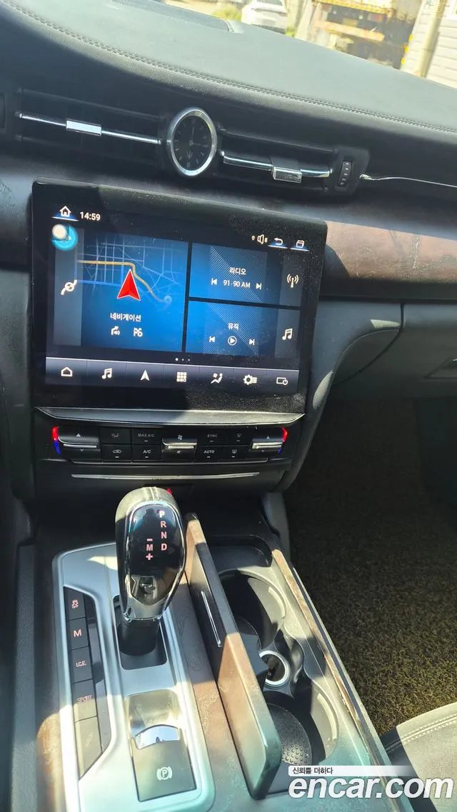 Maserati Quattroporte 2016 thumb 4