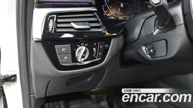 BMW 5 серии 2020 thumb 11