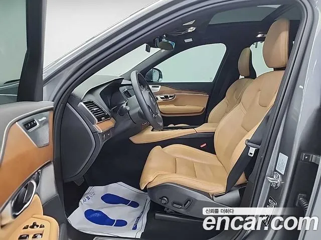 Volvo XC90 2019 thumb 3
