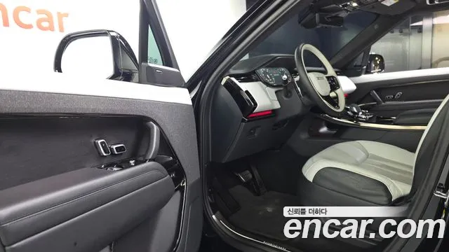 Land Rover Range Rover Sport 2023 thumb 9