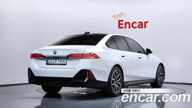 BMW 5 серии 2025 thumb 2