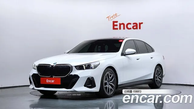 BMW 5 серии 2025 thumb 12