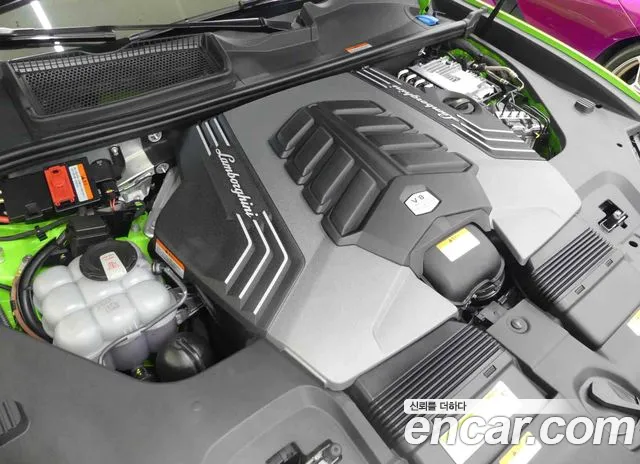 Lamborghini Urus 2024 thumb 6