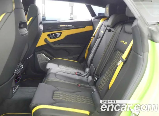 Lamborghini Urus 2024 thumb 8
