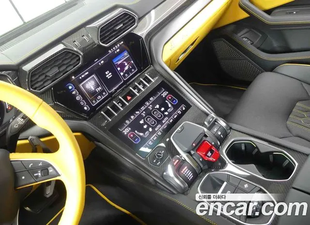 Lamborghini Urus 2024 thumb 11