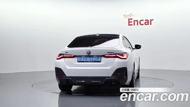 BMW i4 2024 thumb 2