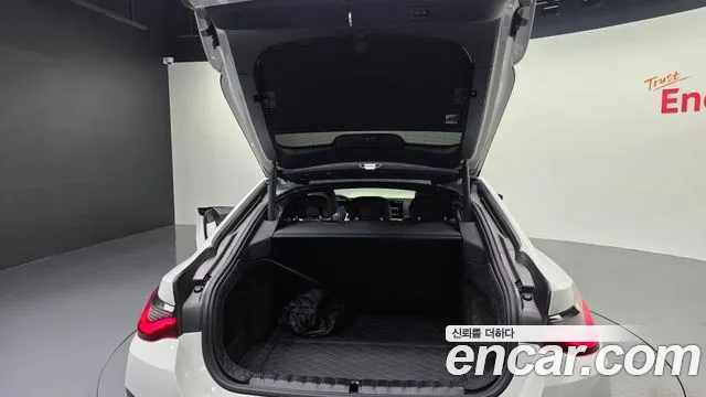 BMW i4 2024 thumb 6