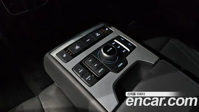 Genesis G80 2016 thumb 4