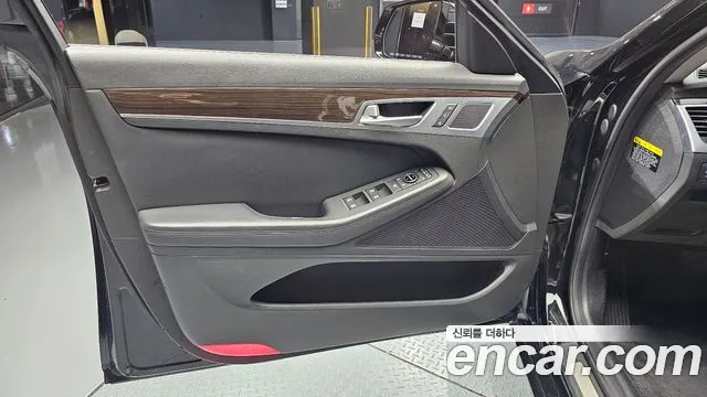 Genesis G80 2016 thumb 9