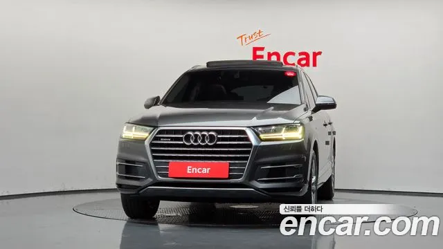 Audi Q7 2019 thumb 12