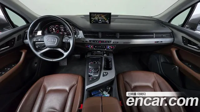 Audi Q7 2019 thumb 10