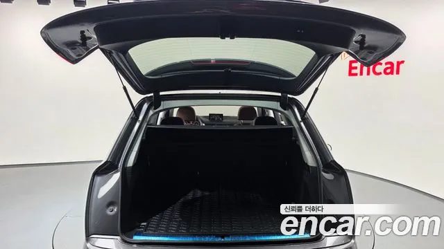 Audi Q7 2019 thumb 8