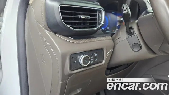 Ford Explorer 2022 thumb 12