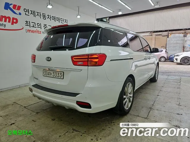 Kia Carnival 2019 thumb 10