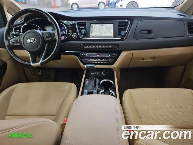 Kia Carnival 2019 thumb 6