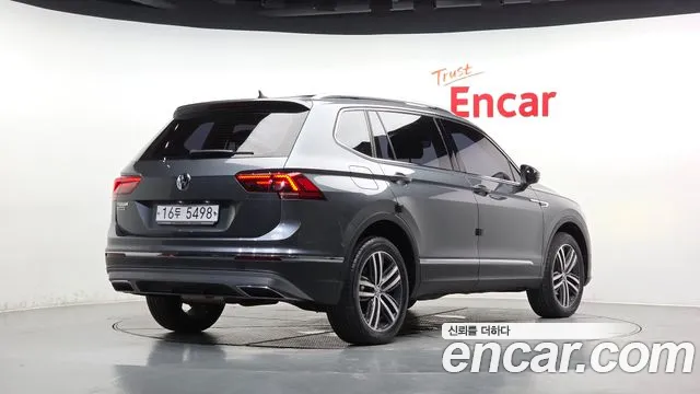 Volkswagen Tiguan 2018 thumb 8