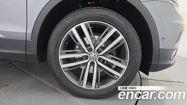 Volkswagen Tiguan 2018 thumb 11