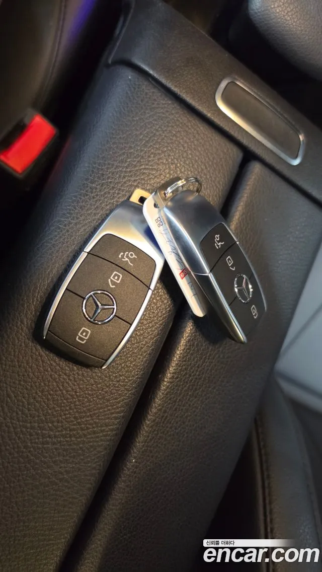 Mercedes-Benz GLB 2021 thumb 10