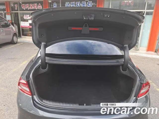 Hyundai Grandeur 2017 thumb 12