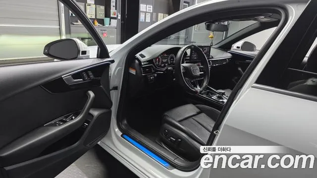 Audi A4 2021 thumb 4